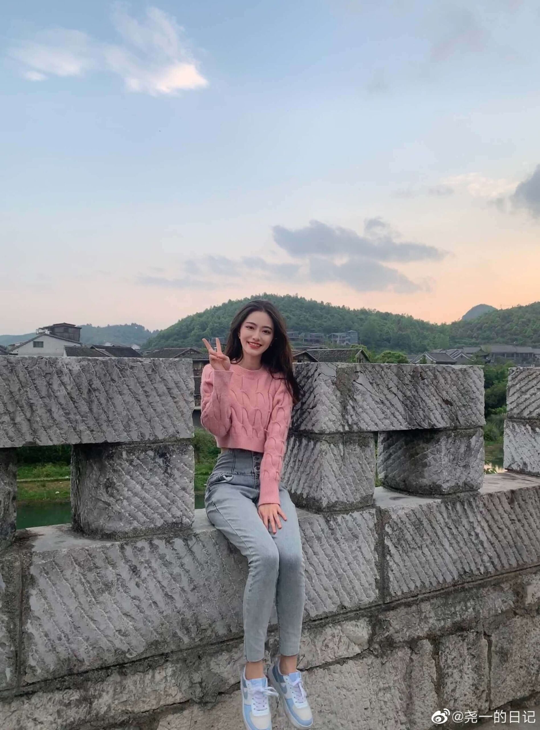 演唱会下长相清秀皮肤白皙爱笑的美女,尧一的日记