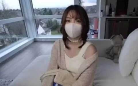 玩偶姐姐不带口罩照片，玩偶姐姐正脸摘下口罩的样子