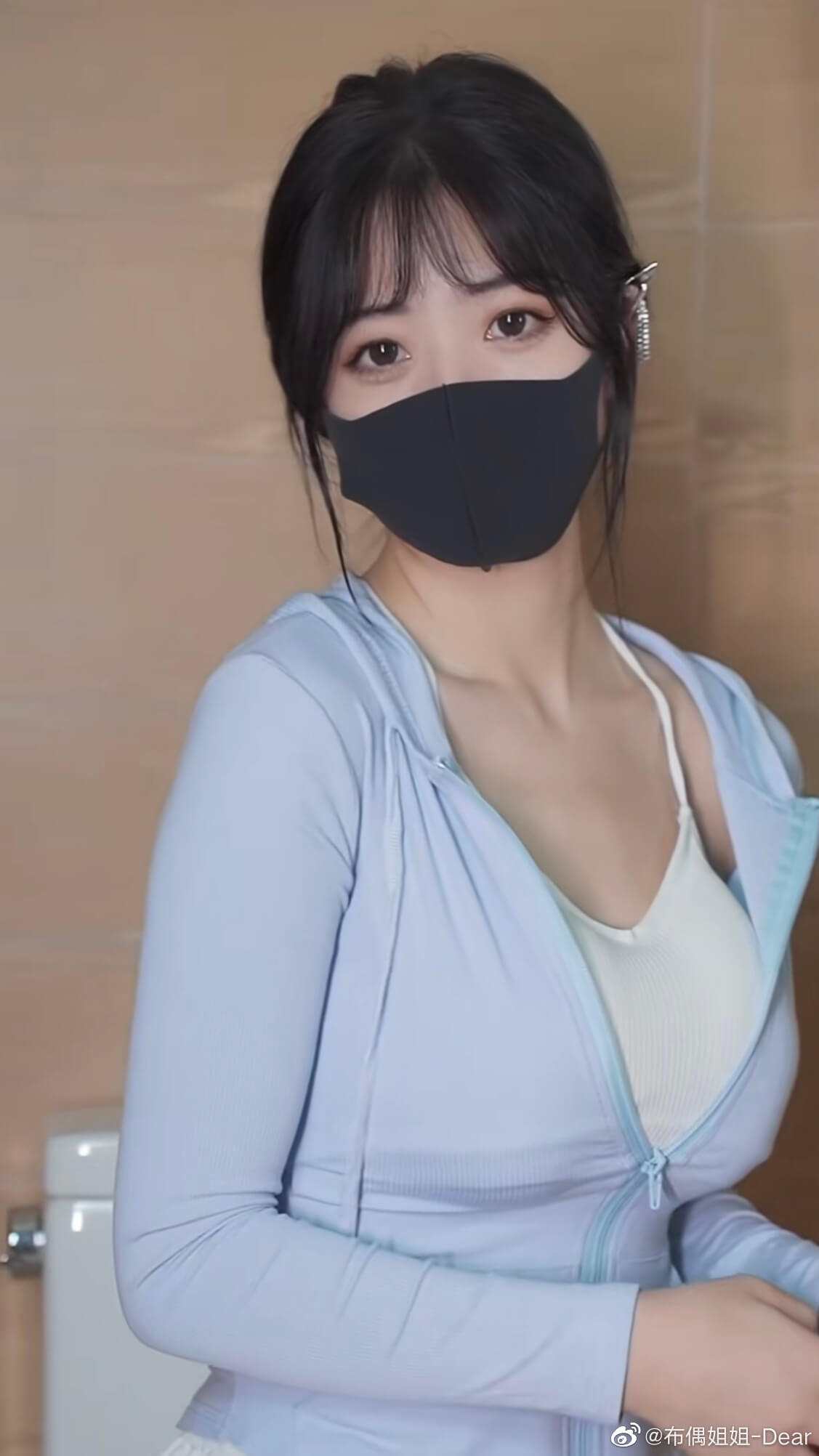 布偶姐姐是谁?模仿玩偶姐姐戴口罩照片