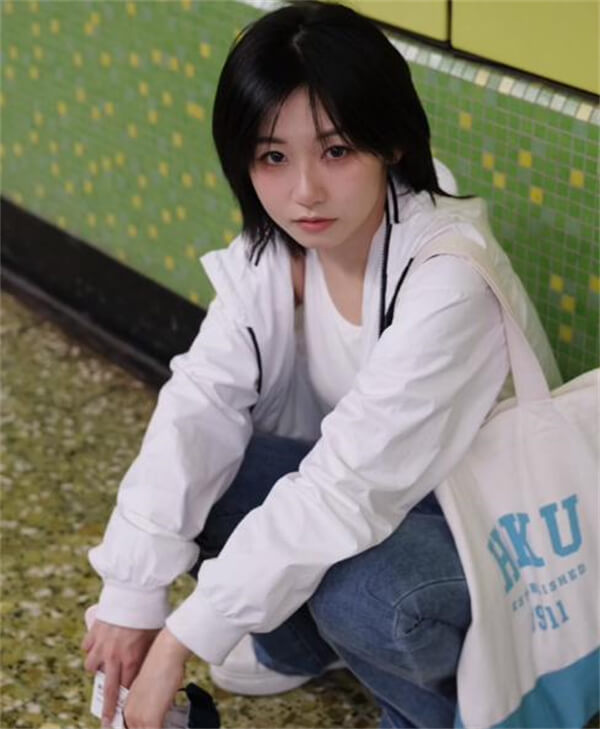 程女士外网ins被曝视频,内容玩的很花人设彻底崩塌