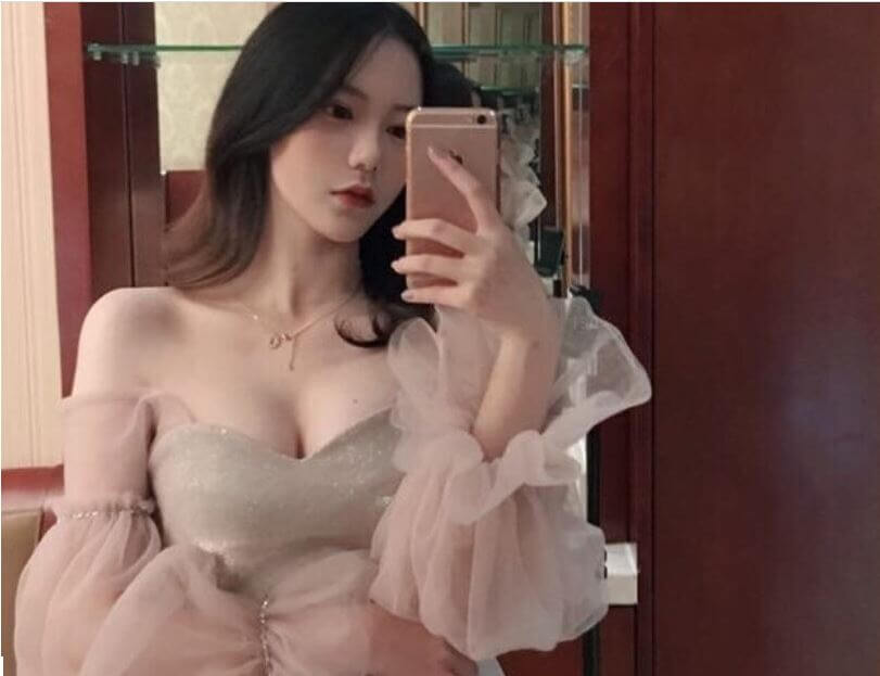 快点亲亲我吖和魔法秋秋是同一个人,你知道吗