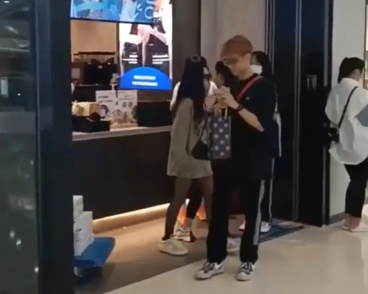 广西行健文理学院黄姝瑾的瓜,脚踏多船事件