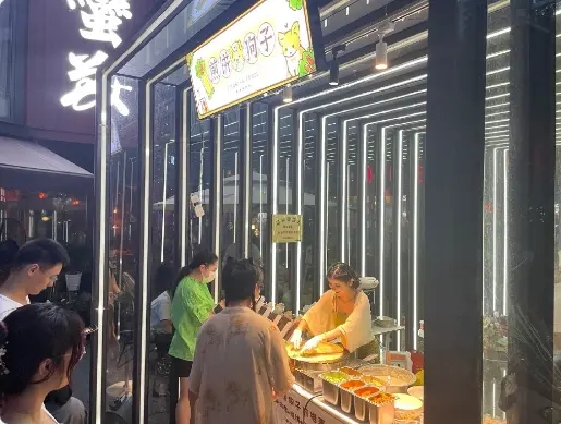 狗头萝莉又被粉丝举报,因摊位缺证暂停营业!