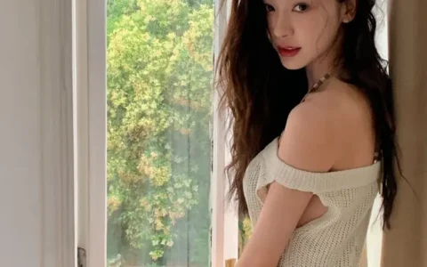 十亿少男的梦 纯欲天花板易梦玲怎么火起来的？