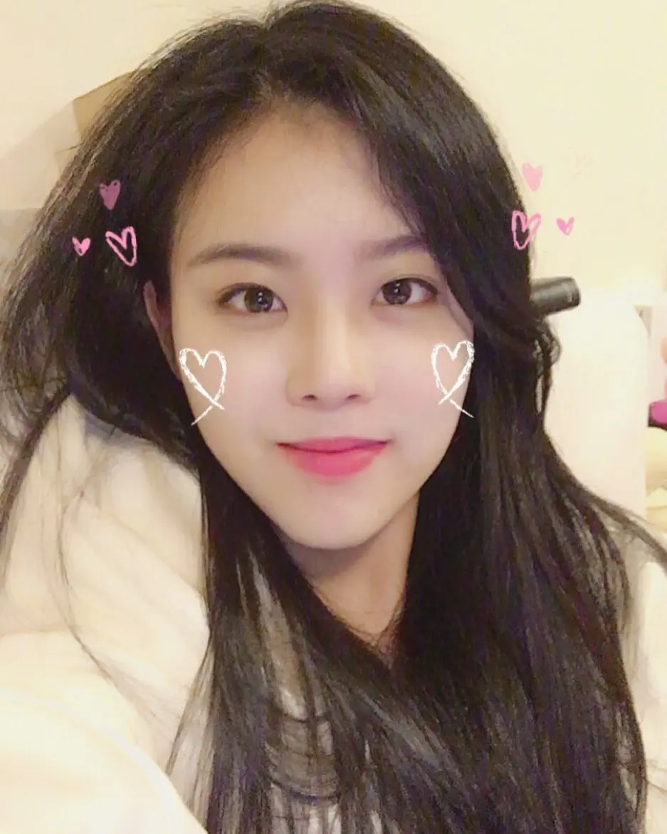 BLACKPINK的Rose朴彩英姐姐长得就像金智秀,粉丝们简直受不了