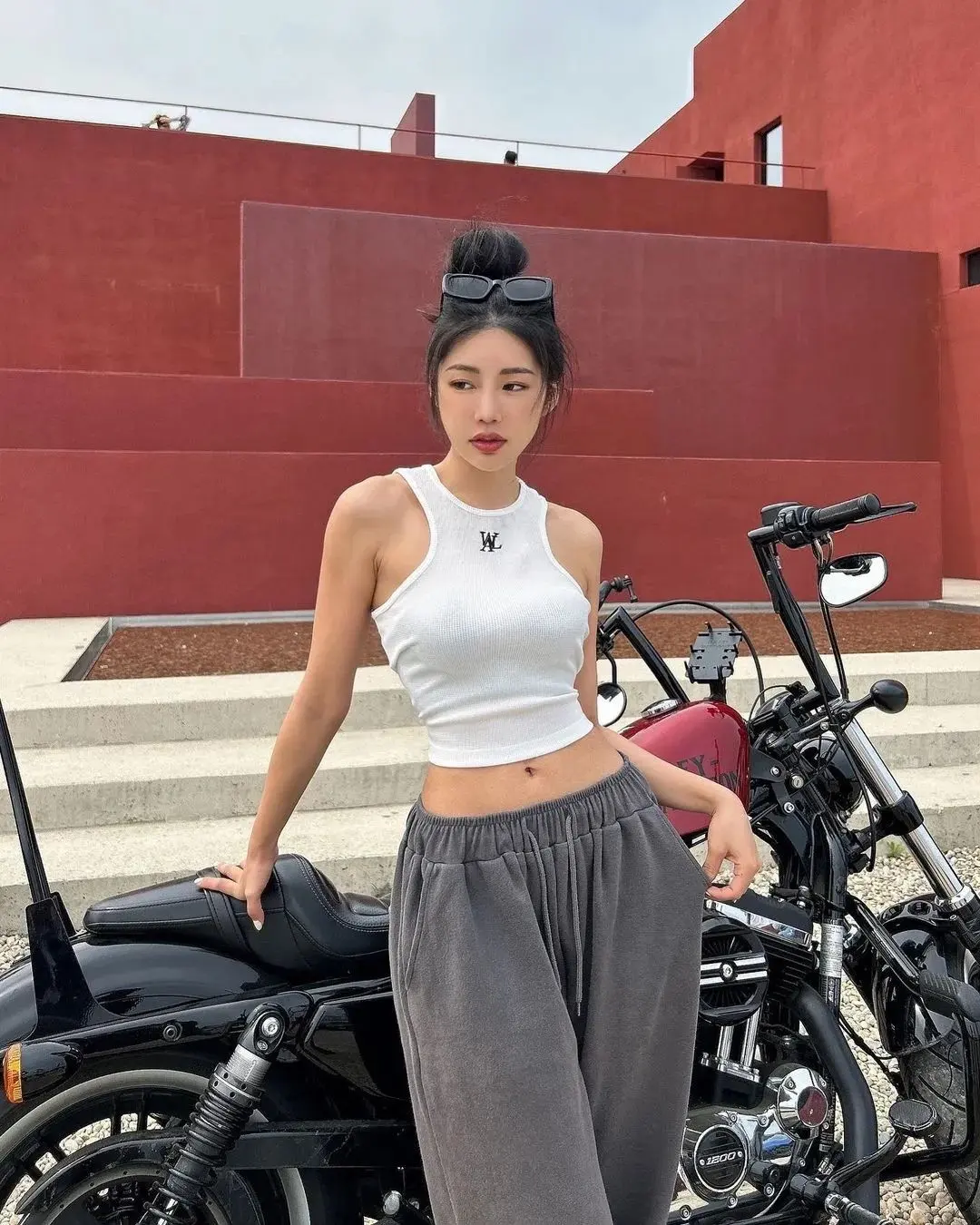 韩国机车女神ssoyeony,因身材颜值火出圈