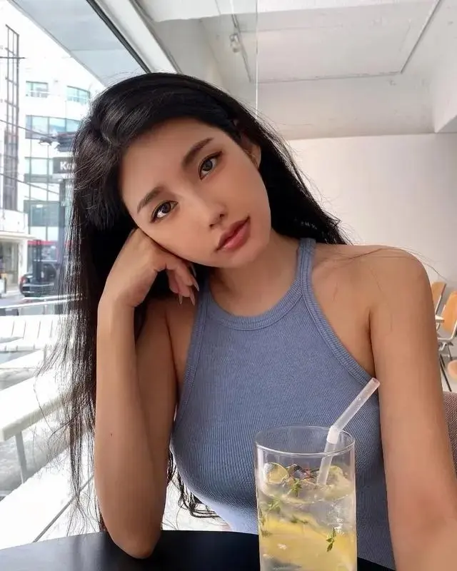 韩国机车女神ssoyeony,因身材颜值火出圈