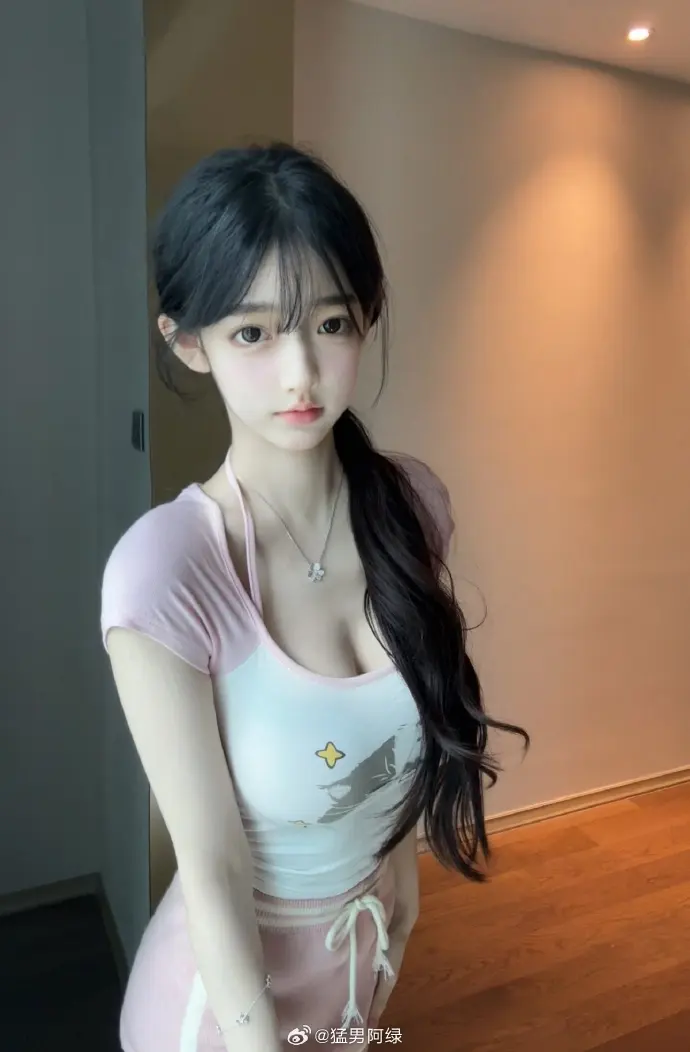 韩冰和绿小林子照片,你能分辨出来嘛