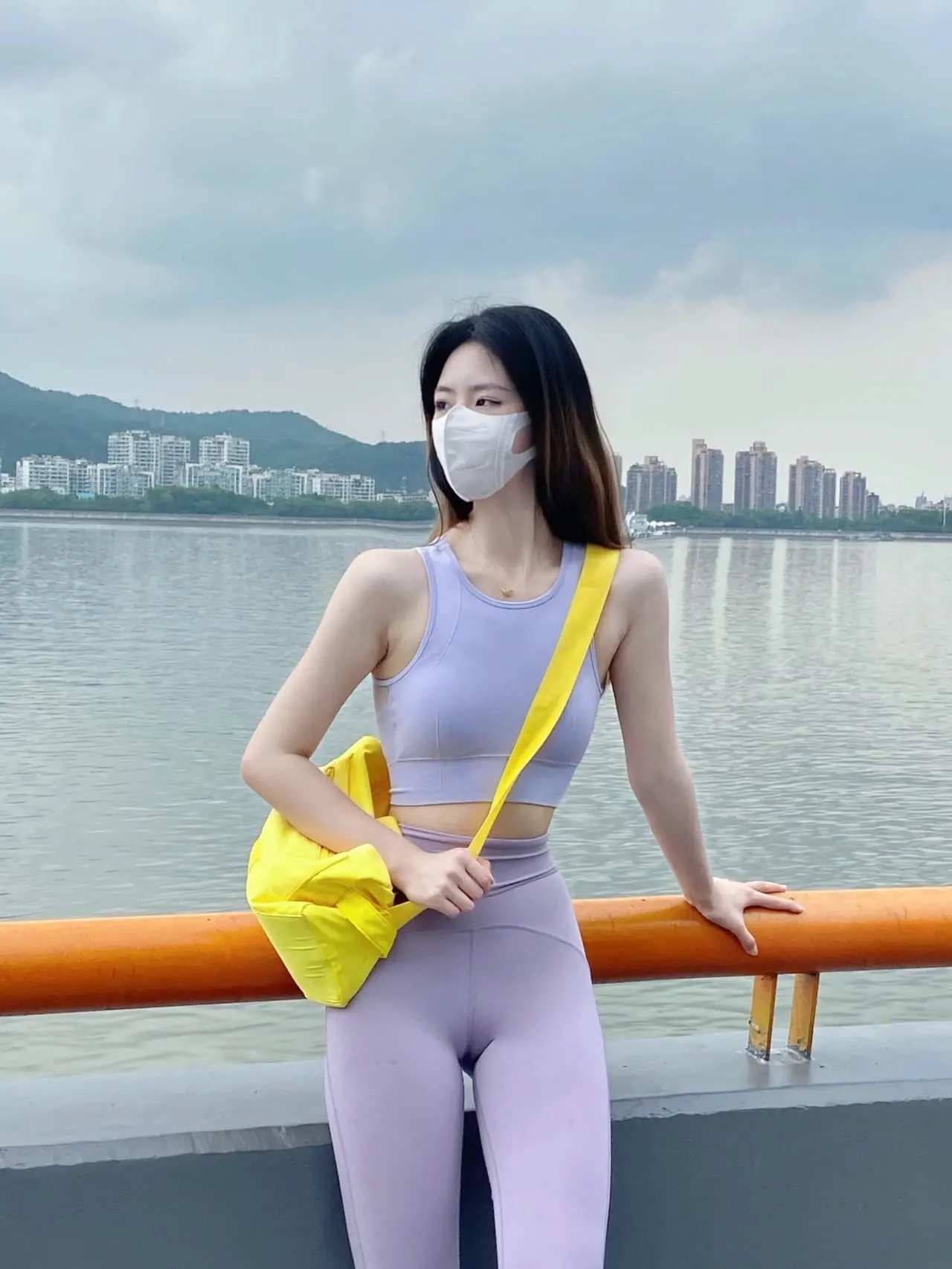 练瑜伽了一道缝什么梗,有缝必火瑜伽锻炼图片