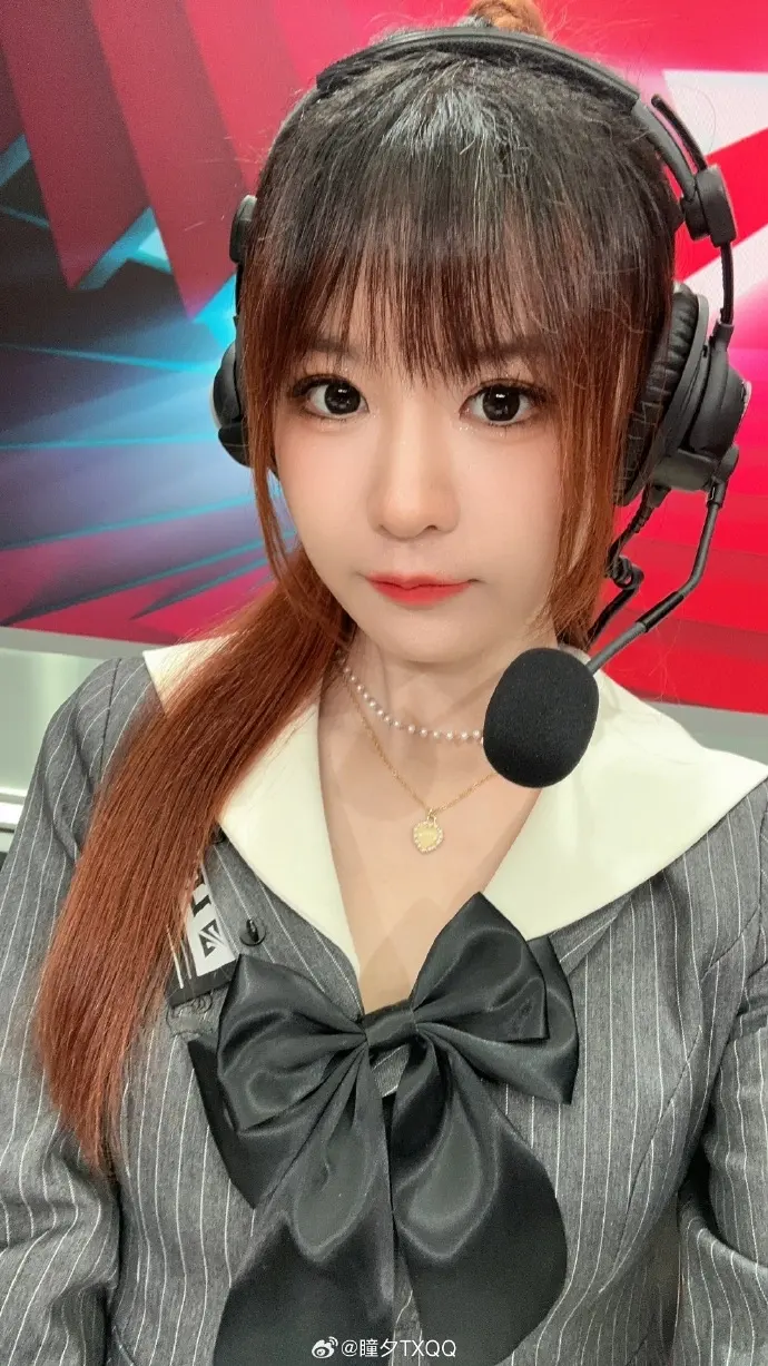 LOL女解说颜值排行榜:美貌与实力并存的电竞女神