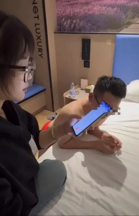 山东潍坊酒店事件视频曝光,女大学生暴打男友和小三!