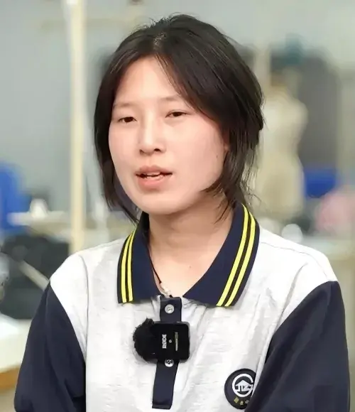 17岁中专女生姜萍:数学领域的闪耀之星,被各大名校关注