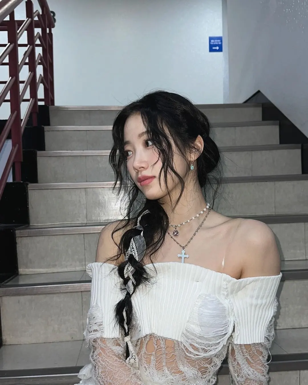 韩国女子LE SSERAFIM 成员中村一叶,让粉丝心动的清冷淡颜