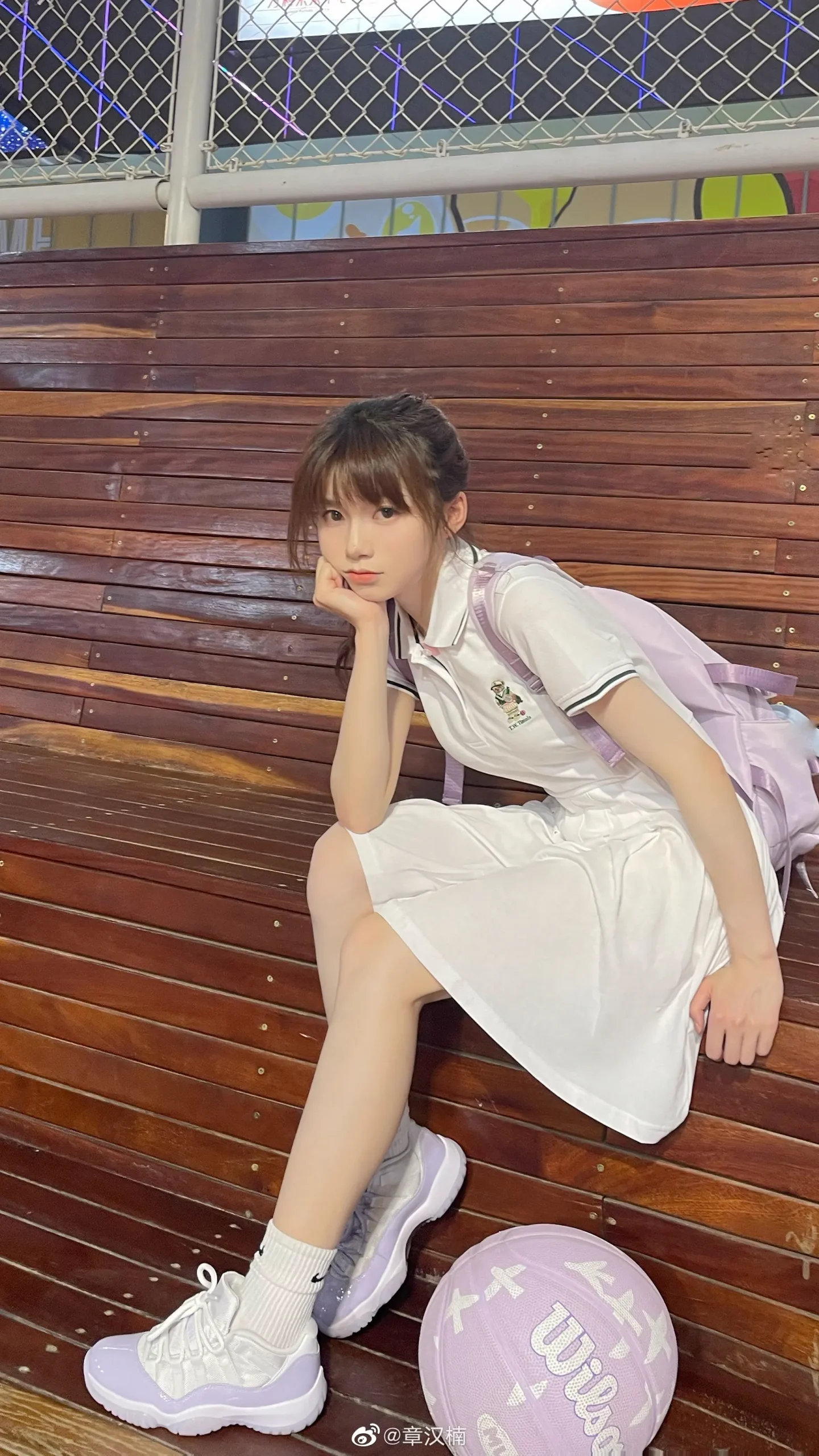 颜值女神爱打篮球的小野全身照,被称为真人版赤木晴子!