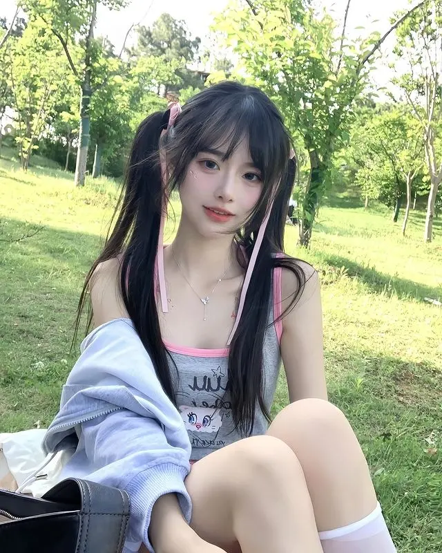 抖音网红鱼鱼酒个人日常写真照片