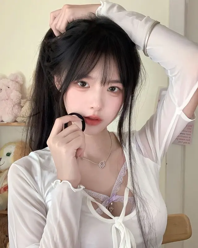 抖音网红鱼鱼酒个人日常写真照片