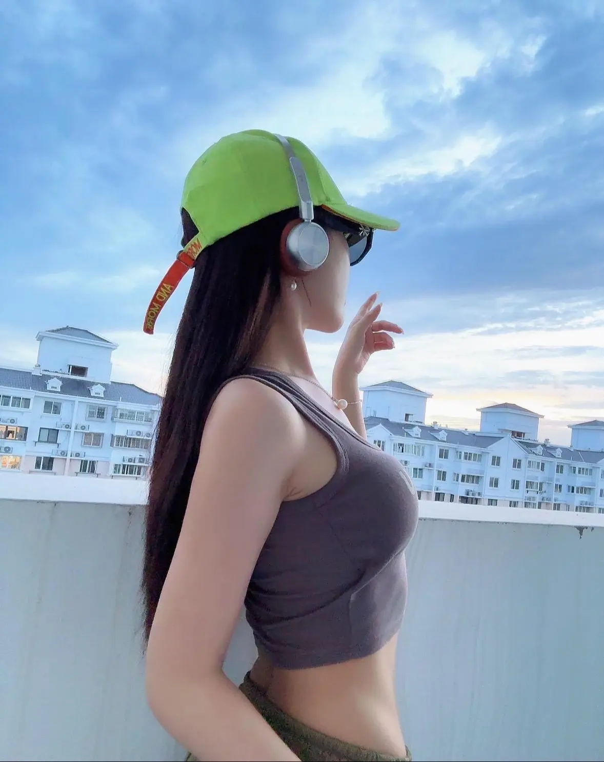 虎牙女主播酷萱照片高清,年轻漂亮身材好 主页视频一语成谶