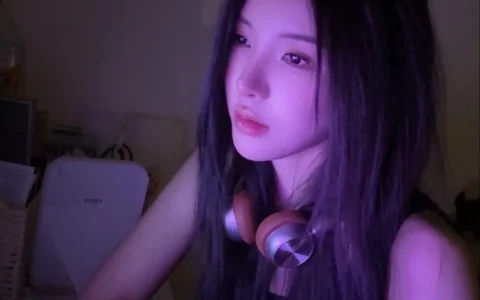 虎牙女主播酷萱照片高清，年轻漂亮身材好 主页视频一语成谶