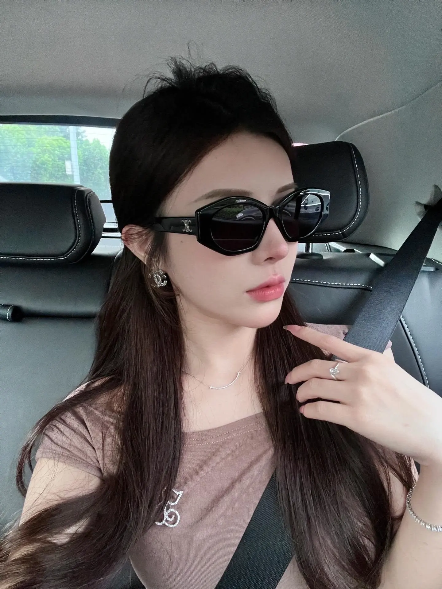 虎牙女主播酷萱照片高清,年轻漂亮身材好 主页视频一语成谶