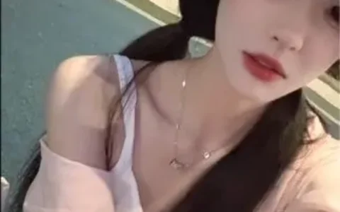 抖音无敌暴龙战神肖雅婷是谁怎么火了，微密付费内容怎么看