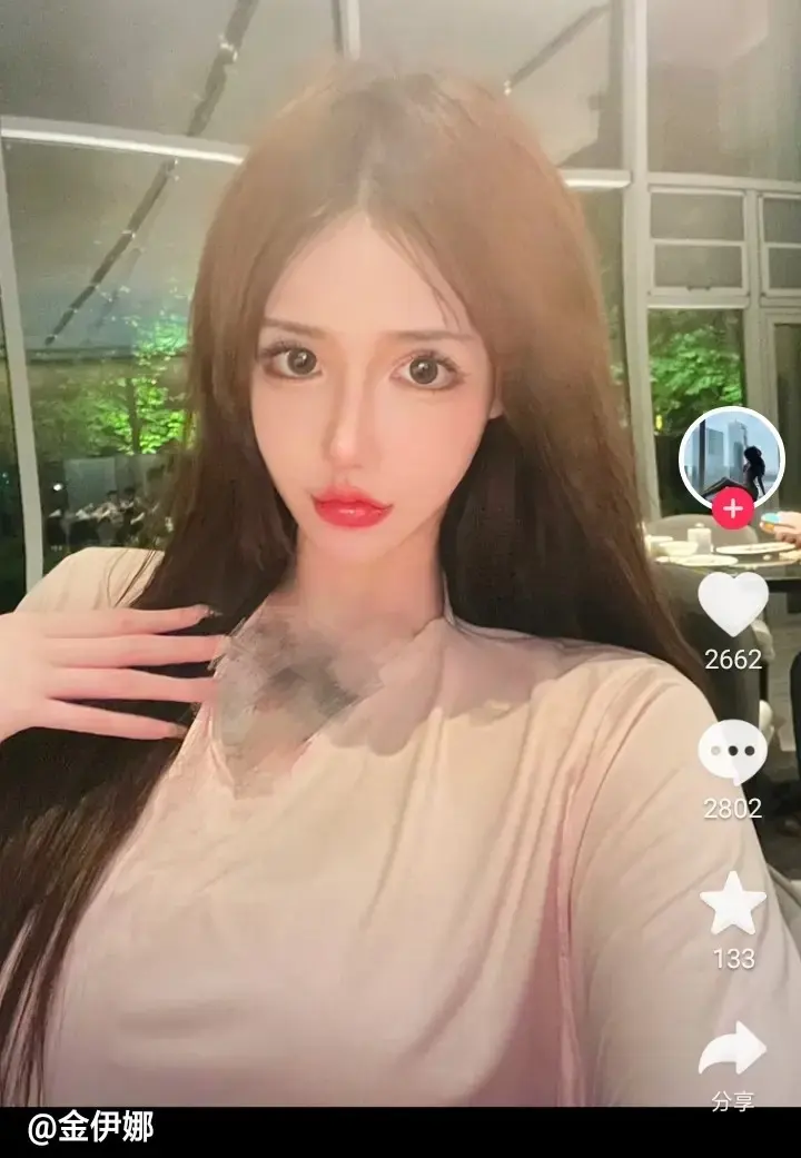 抖音金伊娜周丽珊路虎揽胜代言人视频,路虎车事件什么瓜
