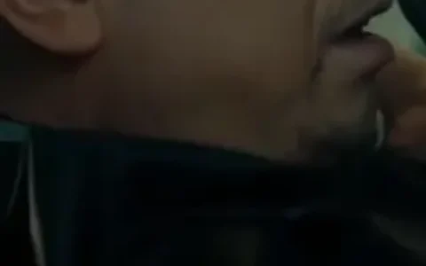 冯小刚许晴《老炮儿》坤坤寒进桃子里嗟名场面视频