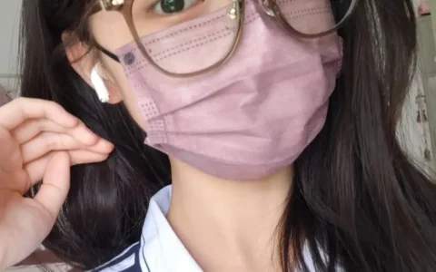 推特女网红奇迹manman，长相青涩疑似女高中生