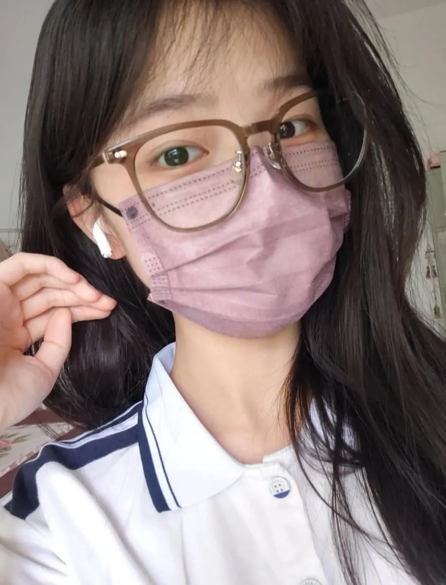推特女网红奇迹manman,长相青涩疑似女高中生