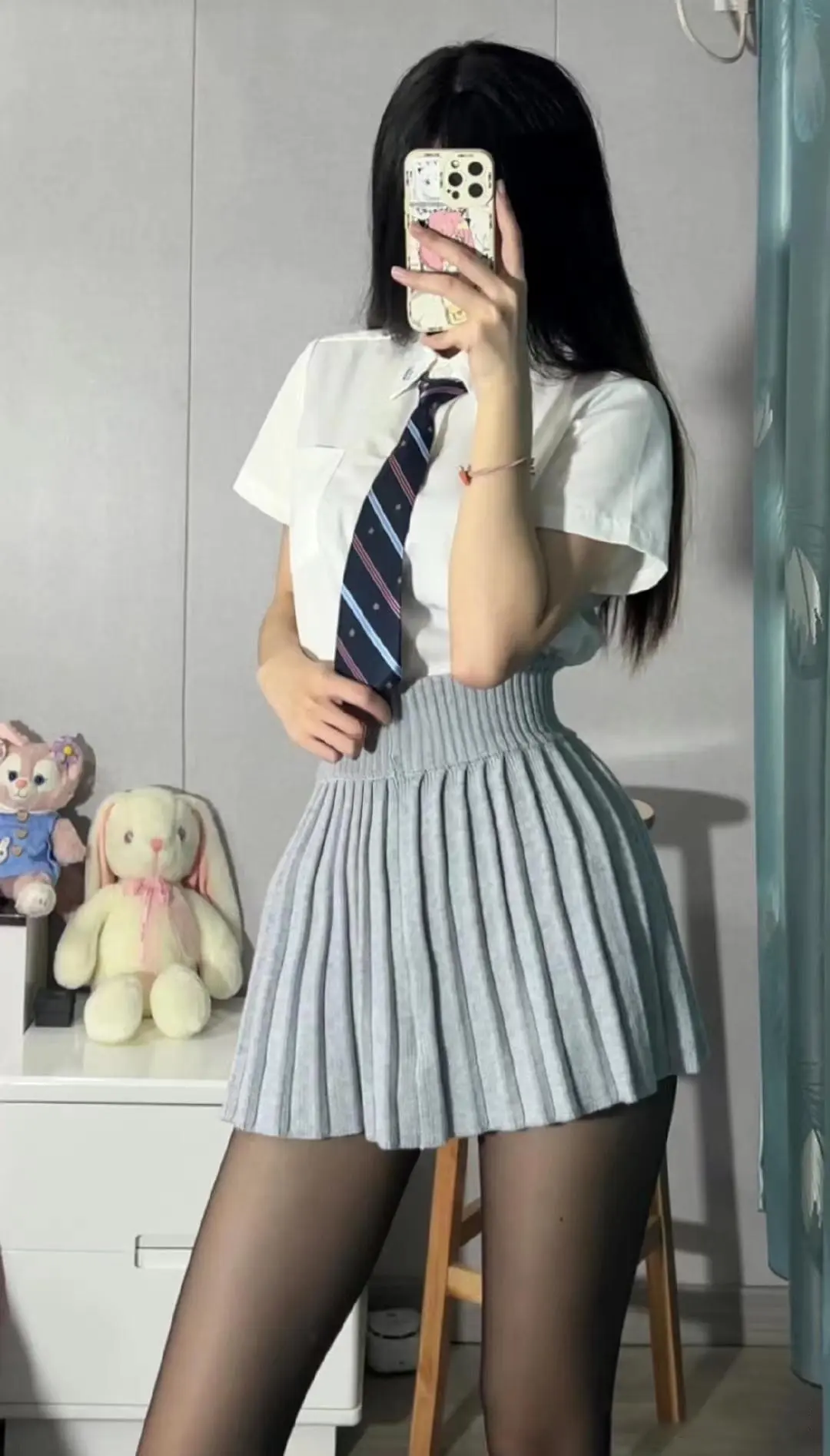 小粉圈刘雅萌,抖音327万粉丝博主长腿很难不爱!