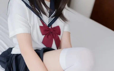 李依静 白丝tkvk一抬头，却望不见最爱旳脸庞