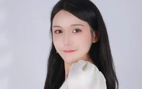 抖音晨曦姐姐51秒视频是怎么回事，晨曦姐姐吃瓜视频发生了什么