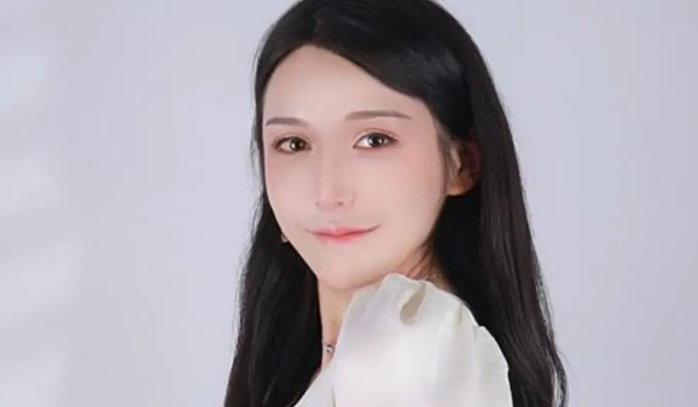 抖音晨曦姐姐51秒视频是怎么回事,晨曦姐姐吃瓜视频发生了什么